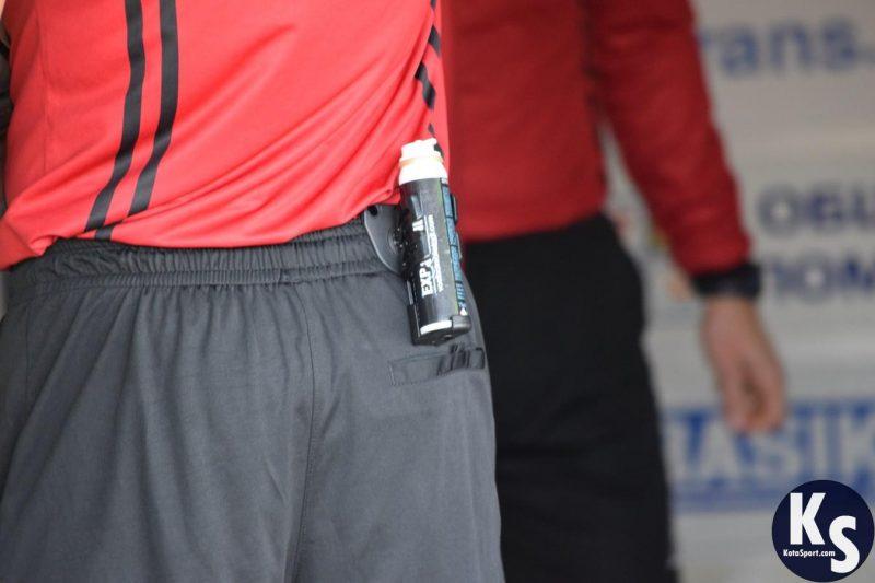 Ужасяващо: въоръжени нахлуха на терена по време на мач и застреляха съдията