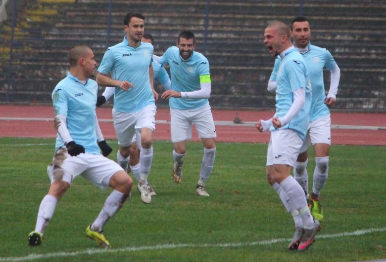 Dunav-radost-vs-Lud2