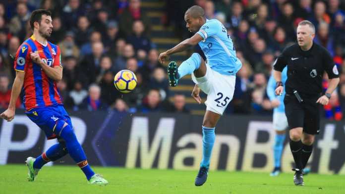 Fernandinho action City Manchester