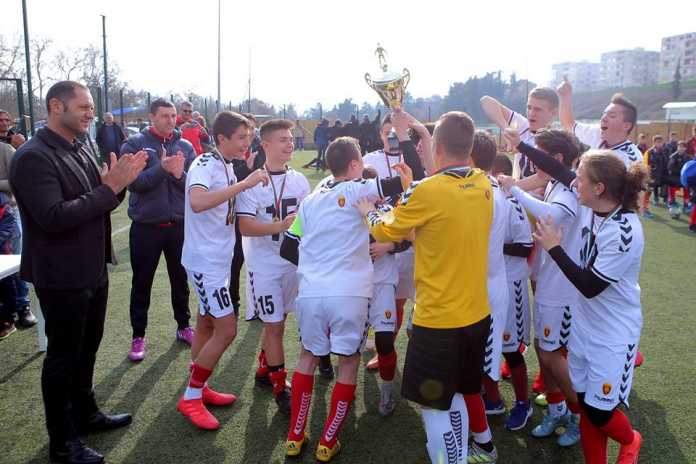 VARDAR 2004 VARDAR 2004