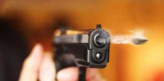 1523295787how to shoot a pistol