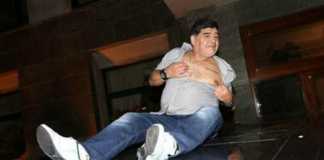 1535621316maradona napoles hotel camioneta 770 1