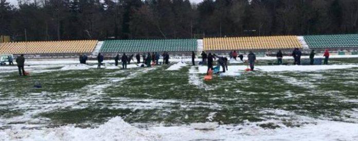 slujiteli na dve obshtinski predpriqtiq se vkliuchiha v pochistvaneto na stadion drujba 9852 slujiteli na dve obshtinski predpriqtiq se vkliuchiha v pochistvaneto na stadion drujba 9852