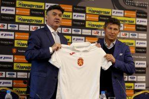 Само в KOTASPORT: Балъков с километричен договор! Шефовете без право да критикуват националите