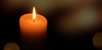 candle 7122444 1280