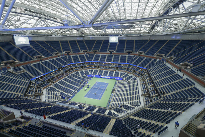 US Open Feature, leeres Arthur Ashe Stadium ohne Zuschauer, Uebersicht, Panorama, von oben *** US Open feature, empty Ar US Open Feature, leeres Arthur Ashe Stadium ohne Zuschauer, Uebersicht, Panorama, von oben *** US Open feature, empty Ar