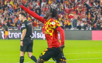 Левски с офанзива за халф от Първа лига isak sole