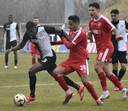 lokomotiv plovdiv botev vraca mohamed bukasi david kardenes