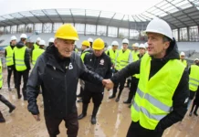 Христо Янев надъхва футболистите преди дербито! Заведе ги на строежа на новия стадион!(ВИДЕО) hristo yanev i dimitar penev