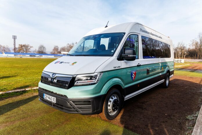 600197461 122159745374676889 1395385496889075771 n