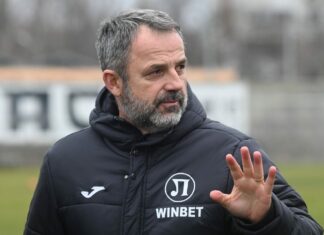 Локо (Пд) търси на пожар нов ляв бек dushan kosich