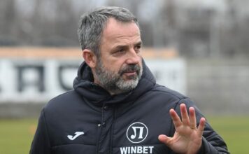 Локо (Пд) търси на пожар нов ляв бек dushan kosich