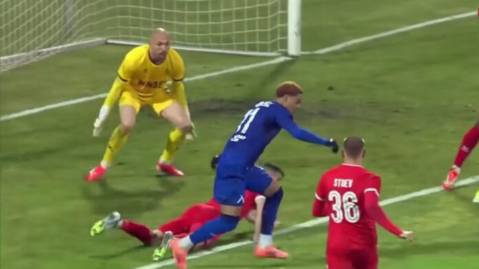 levski botev vraca armstrong oko fleks marin orlinov