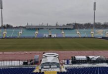 Разчистиха Националния стадион „Васил Левски“ от снега stadion vasil levski