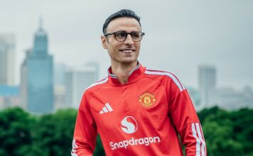 Димитър Бербатов зарадва фенове на Ман Юнайтед в Китай(СНИМКИ) dimitar berbatov kitay