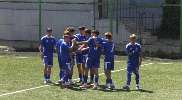 Левски отнесе Локо Пд при U17, взет от „смърфовете“ се развихри с хеттрик (ВИДЕО) levski u17