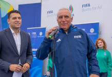 Христо Стоичков зарадва над 120 деца в Баку hristo stoichkov